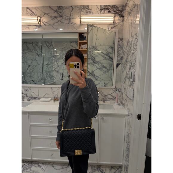 AUTHENTIC Chanel Boy Bag.- Navy Quilted Large - Picture 12 of 13